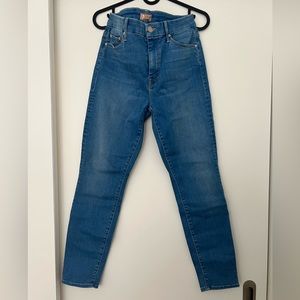 MINT CONDITION - Mother Jeans- High Waisted Looker Crop in Chill - US 28